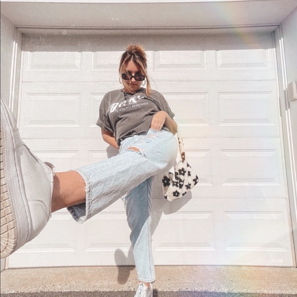 Meet your posher: Ali - Picture 8 of 8